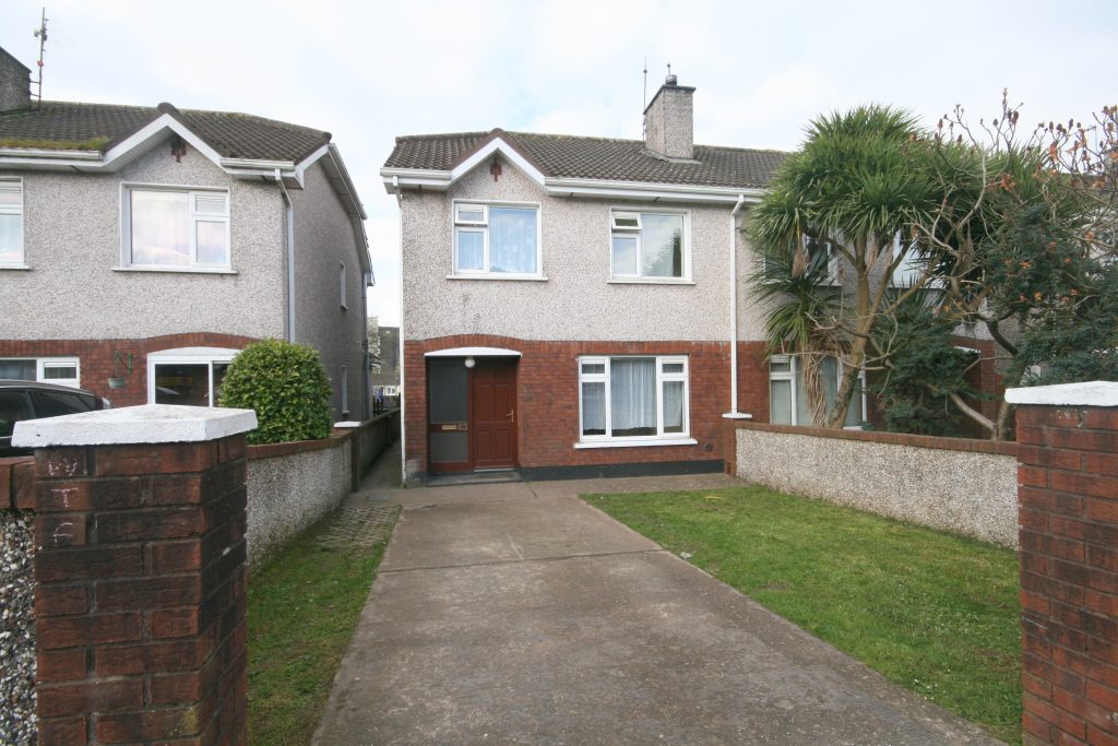 43 Brookdale, Midleton, Co. Cork. McCarthy McGrathMcCarthy McGrath